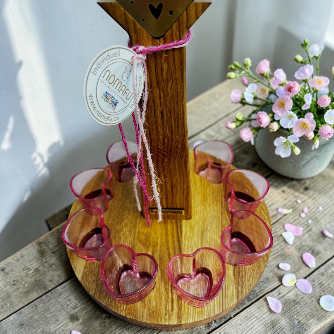 Nomafu Shotständer aus Wildeiche mit 9 rosa Herz-Shotgläsern, ideal für Mädelsabende und Geburtstage.